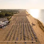 Comfortable Flat With Terrace-beahost * Bibione