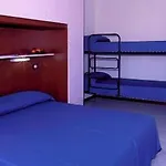 아파트 Comfortable Flat With Terrace-beahost